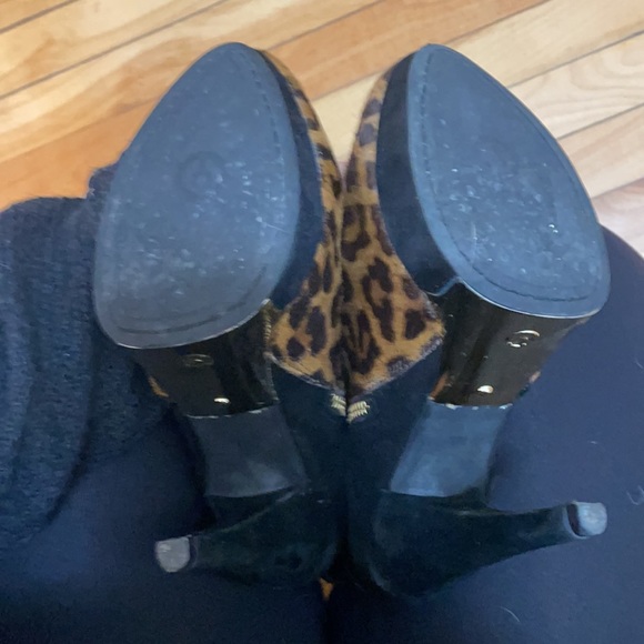The Wishbone Collection Leopard booties size 8 - Picture 16 of 16